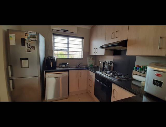3 BEDROOM TOWNHOUSE RENTED IN LORRAINE